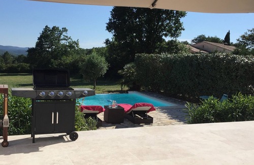 Barjac House | Beautiful house with heated infinity pool overlooking Barjac