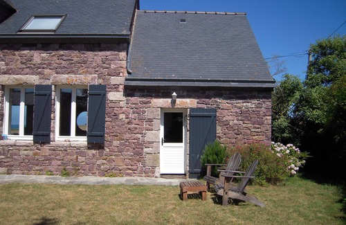 Pleherel-Plage-Vieux-Bourg House | BEAUTIFUL HOUSE WITH SUPERB SEA & FIELD VIEW, COMFORTABLE, DIRECT BEACH ACCESS