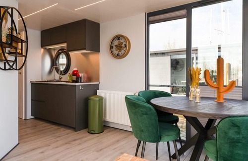 Volendam Boat Rental | Beautiful houseboat in Marina of Volendam