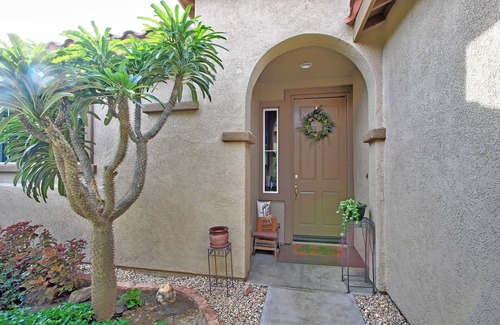 Indio House | Beautiful Indian Palms CC Home with many amenities