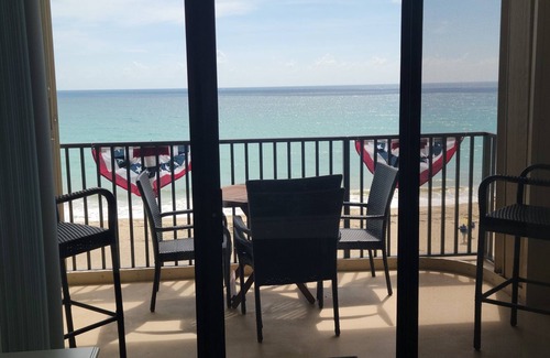 Hutchinson Island South Condo | BEAUTIFUL ISLAND LIVING- SPEND QUALITY TIME IN A BEACH CONDO!