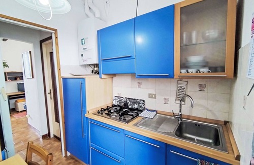 Intra Apartment | Beautiful apartment for 3 guests with TV, balcony, pets allowed and parking
