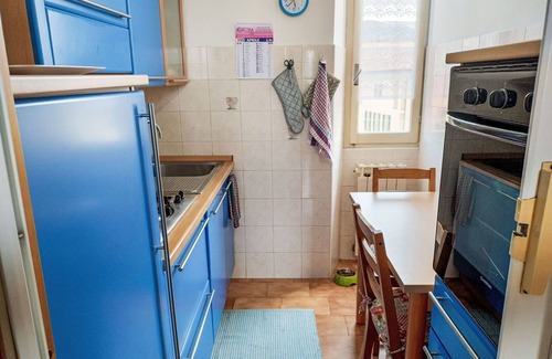 Intra Apartment | Beautiful apartment for 3 guests with TV, balcony, pets allowed and parking