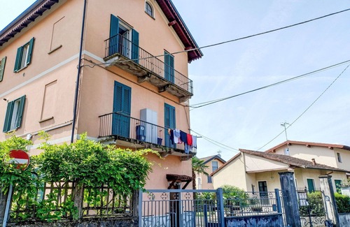 Intra Apartment | Beautiful apartment for 3 guests with TV, balcony, pets allowed and parking