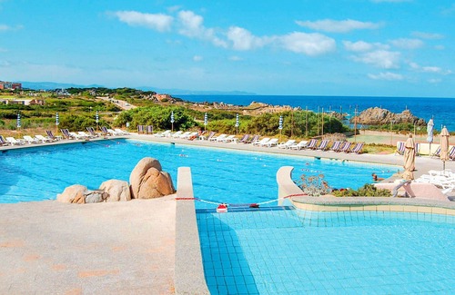 Santa Reparata Apartment | Beautiful apartment for 6 guests with pool, TV, balcony, pets allowed and parking