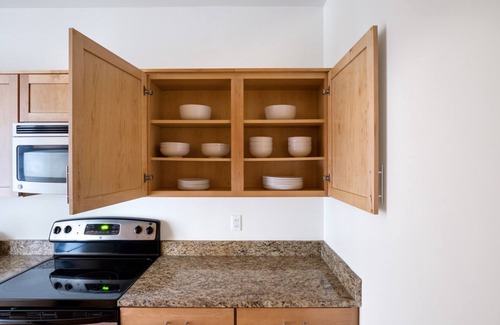 Arefth Apartment | Beautiful Kendall Square 2BR nr Restaurants & MIT, by Blueground