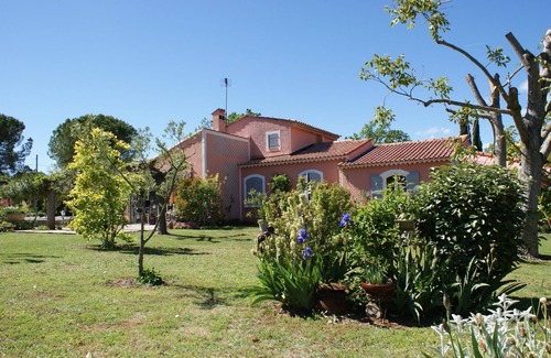 Saint-Paul-en-Foret Villa | Beautiful, large villa in a quiet location 30 mins from the sea 7pers max.