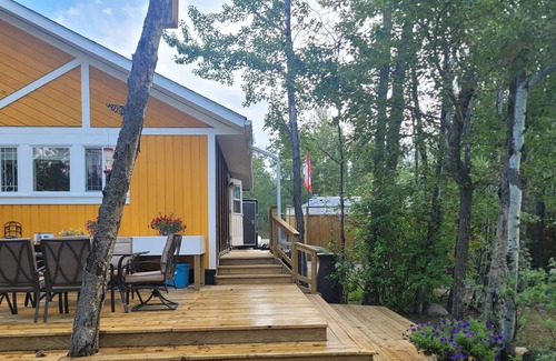 Division No. 7 Cabin | BEAUTIFUL lake front cabin at Buffalo Lake available for rent. By the week
