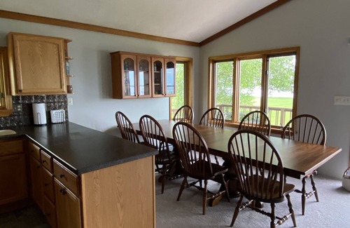 Dexter House | Beautiful Lake House with Large Yard on the Shore of Lake Ontario