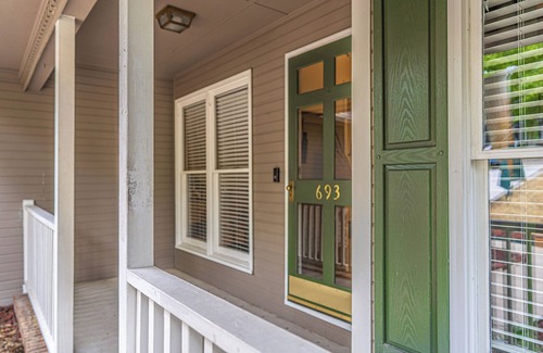Westover House | Beautiful Lake View, 3BDR, Pet Friendly!