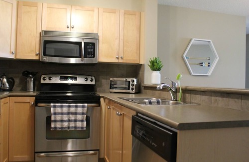 East Kootenay Apartment | Beautiful Lake Windermere Pointe Condo - Sleeps 6