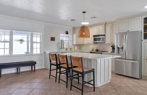 Altamonte Springs House | Beautiful Lakefront Gem ~ Pool ~ Fishing ~ 5 Star Location