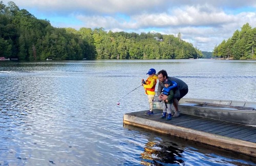 Seguin Cabin | Beautiful Lakefront Inn Suites