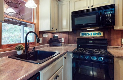 Raymond House | Beautiful Lakefront Escape - Book Your Fall Foliage GetAway!