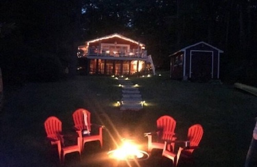 Raymond House | Beautiful Lakefront Escape - Book Your Fall Foliage GetAway!