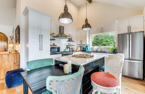 Woodstock Apartment | Beautiful Lakefront Studio: Dock, Fire Pit, Kayak