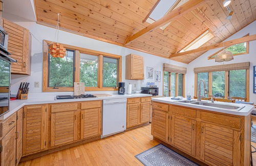 Apple River House | Beautiful Lakehouse with private dock on Apple Canyon Lake!
