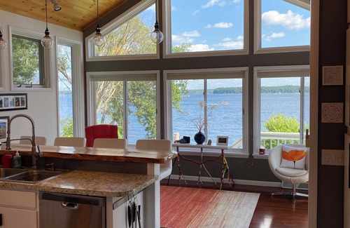 Mayfield House | Beautiful Lakeside Retreat on the Great Sacandaga Lake