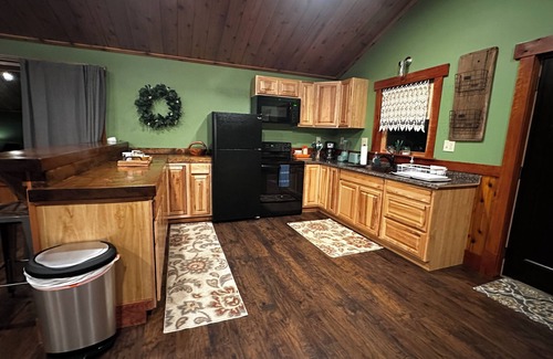 West Gardiner Apartment | Beautiful Large Studio ~ West Gardiner