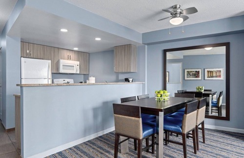 Inner Harbour Condo | Beautiful location in Victoria Harbour. Full amenities!