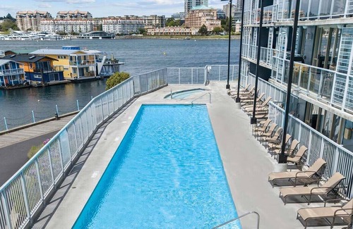 Inner Harbour Condo | Beautiful location in Victoria Harbour. Full amenities!