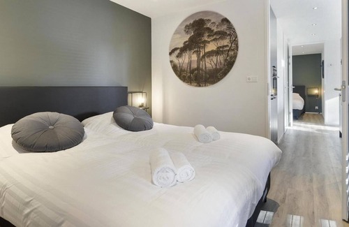 Municipality of Rhenen House | Beautiful lodge with hot tub in a holiday park