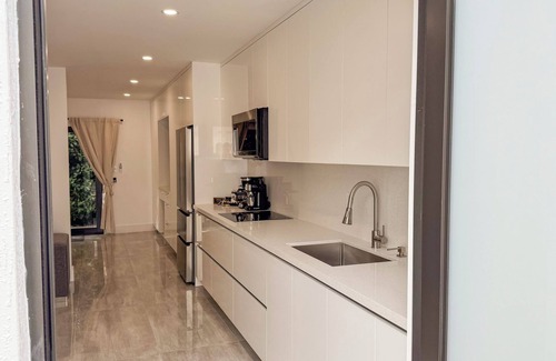 West Little Havana Cottage | Beautiful Loft Cottage in the heart of Miami
