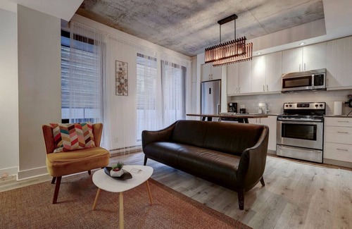 International District Apartment | Beautiful loft in Montreal Old Port