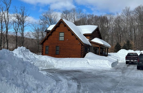 West Dover House | Beautiful Log Cabin Home