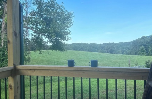 Mount Airy Cabin | Beautiful Log Cabin in Rural Mount Airy