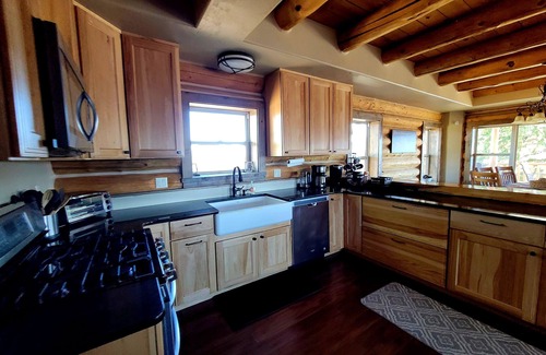 Pagosa Springs House | Beautiful log home with big valley mountain views!
