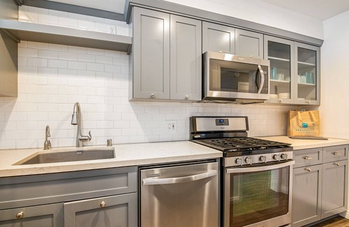 Eastern Malibu Condo | Beautiful, luxurious hideaway right on Carbon Beach in Malibu!