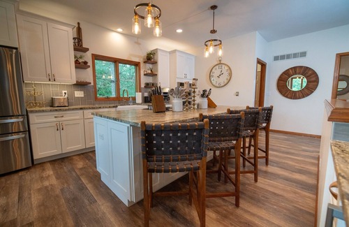 Innsbrook House | Beautiful Luxury Home on water