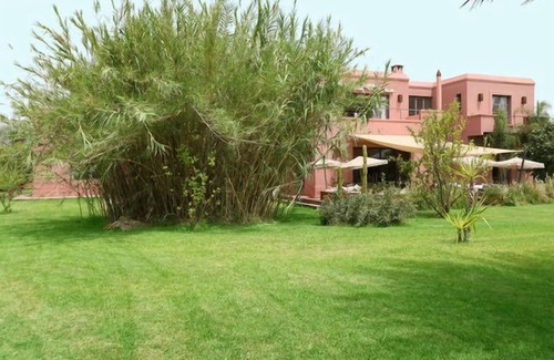 Zaouia Sidi Abdallah Ben Sassi Villa | Beautiful luxury villa with huge pool