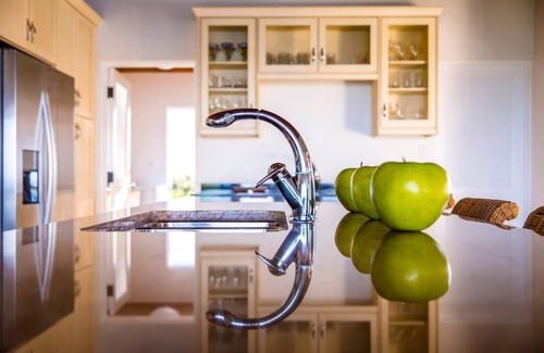 Freetown House | Beautiful Luxury Villa, Private Pool, Outdoor Lounge & BBQ, STUNNING VIEWS