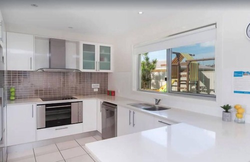 Mermaid Waters House | Beautiful Mermaid Beach Retreat