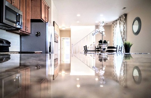 North Salt Lake House | Beautiful, modern spacious 4 bedroom duplex close to the airport and ski resorts