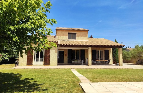 Jonquieres Villa | Beautiful modern villa of 150m2 on 3000m2 with heated swimming pool