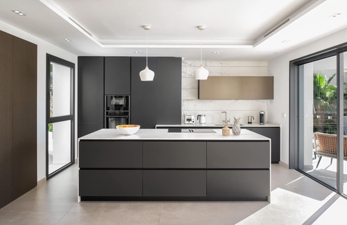New Golden Mile Villa | Beautiful Modern Villa 10 minutes from Marbella