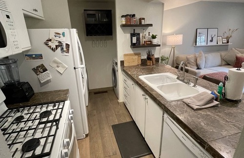 Lake Forest Condo | Beautiful Mountain Modern Home With Office