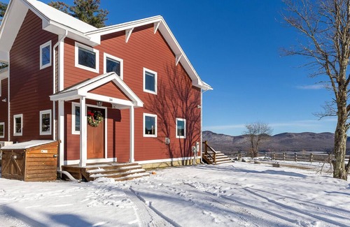 Chittenden House | Beautiful New 5-bedroom Home Near Skiing, Hiking, Golf, Weddings, Lake, Foliage