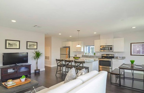 Waltham Apartment | Beautiful New Apartment near Moody St/Commuter Rail Into Boston