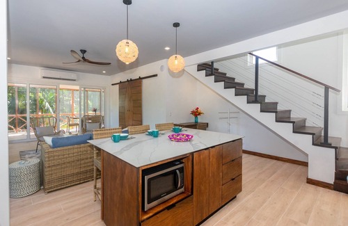 Antoneys Cay House | Beautiful new beach house- Casa Palmera