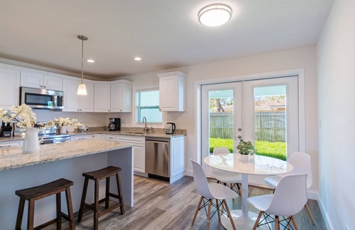 Clearwater House | Beautiful new home minutes away from beach
