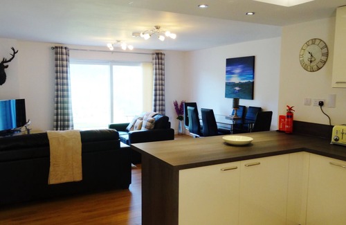 Spean Bridge Apartment | Beautiful New Loch-Side Holiday Home in the Heart of the Scottish Highlands