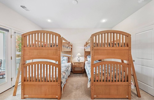 Long Neck House | Beautiful New Rental w/ a View and a Twist