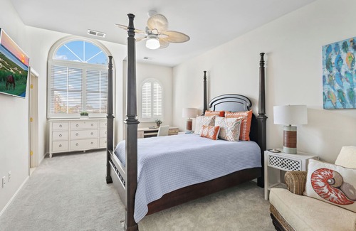 Long Neck House | Beautiful New Rental w/ a View and a Twist