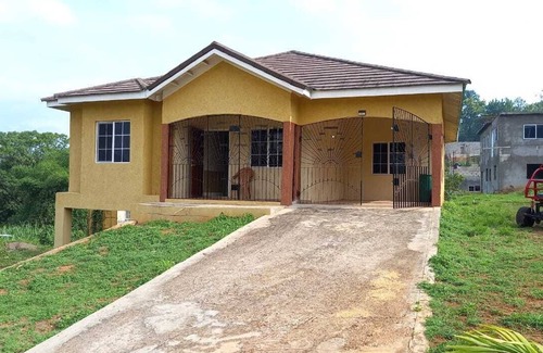 Linstead House | Beautiful, Newly built spacious and stunning House