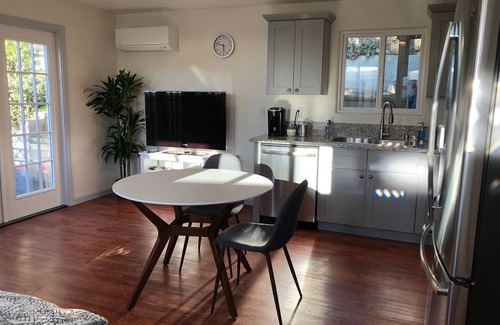 Hermosa Beach House | Beautiful, newly-remodeled 1 bedroom 1 bath private home in sunny Hermosa Beach!