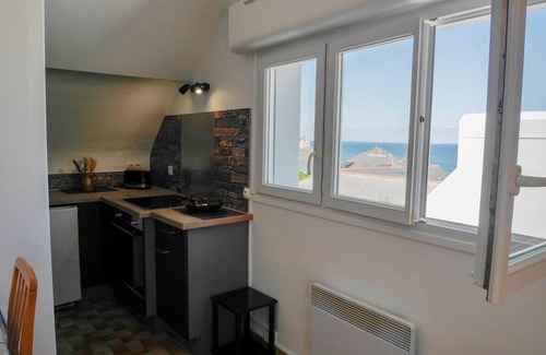 Le Palais Apartment | Beautiful newly renovated apartment, close to shops and beach